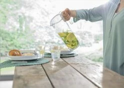 Mepal Wasserkaraffe Flow 1.5 L - Klar -Leonardo Shop 212 106088053100 flow water jug a