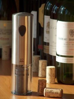 Peugeot Elektrischer Korkenzieher Elis 9 Peugeot Elektrischer Korkenzieher Elis -Leonardo Shop ELIS Korkenzieher Milieu an Korken und Weinflaschen l