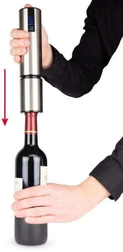 PEUGEOT Elektrischer Korkenzieher Elis Touch Mit Akku, Edelstahl 21 PEUGEOT Elektrischer Korkenzieher Elis Touch Mit Akku, Edelstahl -Leonardo Shop ELIS TOUCH 200497 utilisation