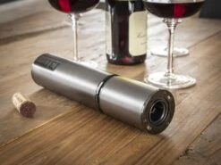 PEUGEOT Elektrischer Korkenzieher Elis Touch Mit Akku, Carbon -Leonardo Shop ELIS TOUCH Lithium Ion Carbone couche 201043 PEUGEOT SAVEURS